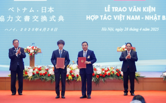 Việt Nam, Nhật Bản trao nhiều văn kiện hợp tác quan trọng