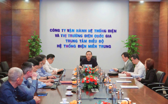 Thứ trưởng Nguyễn Hoàng Long làm việc với Chi nhánh NSMO - Trung tâm Điều độ Hệ thống điện miền Trung
