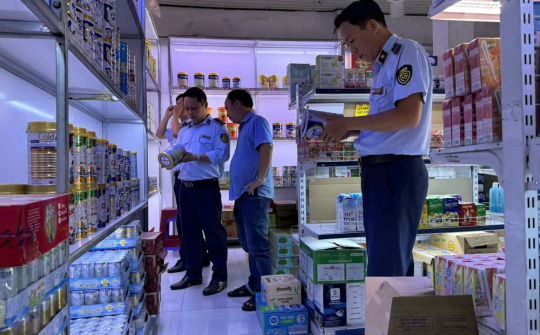 QLTT Phú Yên: Tăng cường kiểm tra giám sát mặt hàng thuốc chữa bệnh, sữa, thực phẩm bảo vệ sức khoẻ