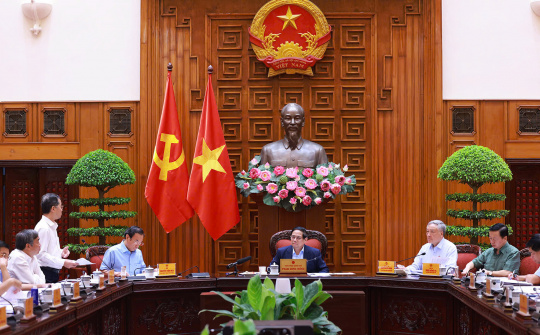 Trình Nghị quyết của Quốc hội về trung tâm tài chính quốc tế tại Kỳ họp thứ 9