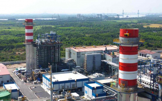 Giá phát điện tối đa cho điện khí LNG năm 2025 là 3.327,42 đồng/kWh