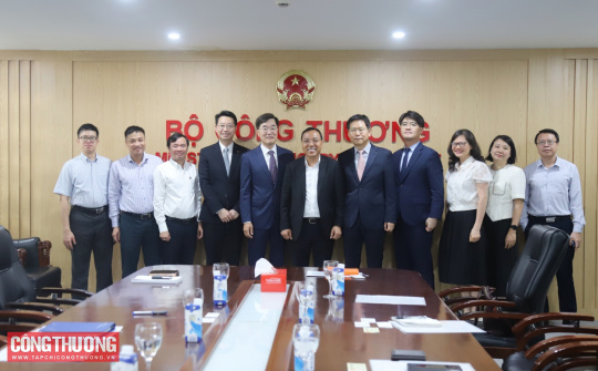 Hanwha Energy mong muốn tăng cường hợp tác trong các dự án điện khí LNG tại Việt Nam