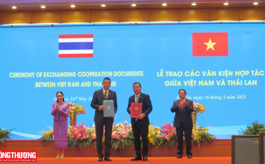 Việt Nam - Thái Lan trao nhiều văn kiện hợp tác quan trọng