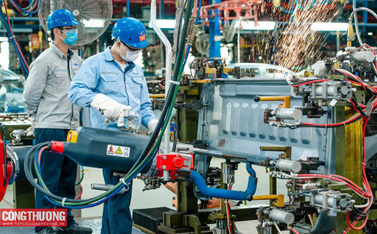 Đột phá phát triển khoa học, công nghệ, đổi mới sáng tạo và chuyển đổi số để tái cơ cấu ngành Công Thương