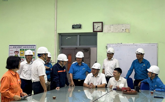 EVNGENCO1 thăm và tặng quà người lao động tại Nhiệt điện Quảng Ninh