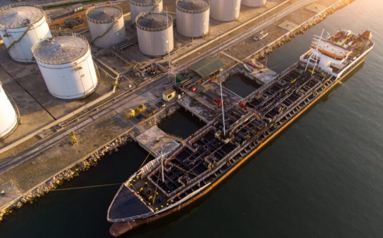 Giá xăng dầu hôm nay 2/5: Áp lực từ nguồn cung của Iran hỗ trợ giá dầu