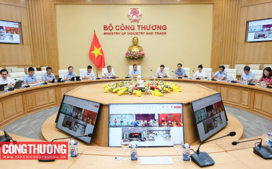 Bàn giao toàn bộ mặt bằng hành lang tuyến đường dây 500kV Lào Cai - Vĩnh Yên trong tháng 5/2025