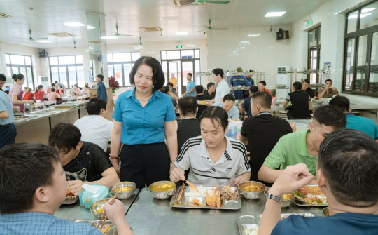 Bữa cơm Công đoàn hoạt động ý nghĩa trong Tháng Công nhân tại Than Thống Nhất