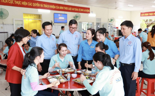 Công ty Yến sào Khánh Hòa: Tổ chức Bữa cơm Công đoàn cho 900 đoàn viên
