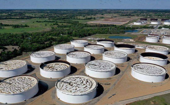 Giá xăng dầu hôm nay 23/5: Đồng USD tăng và khả năng OPEC+ tiếp tục tăng sản lượng gây áp lực lên giá