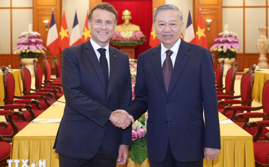 Tổng Bí thư Tô Lâm hội kiến Tổng thống Pháp