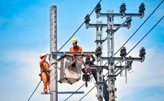 Bảo đảm cung ứng điện cho tăng trưởng: Từ giải pháp điều hành đến kỷ luật thực thi chính sách