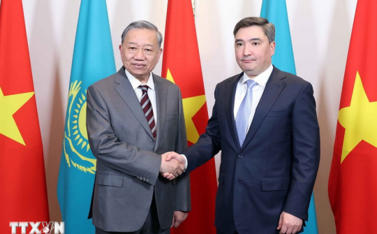 Đề nghị Kazakhstan tạo điều kiện cho hàng hóa Việt Nam thâm nhập sâu hơn vào thị trường Kazakhstan và khu vực