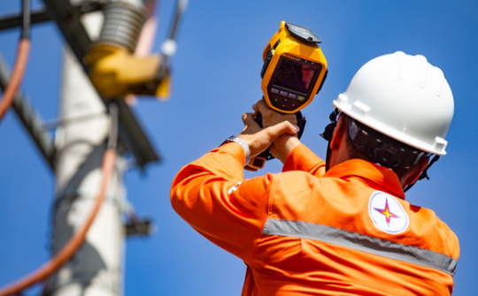 EVN: Điều chỉnh giá bán lẻ điện tăng thêm 4,8%