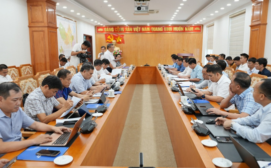 EVN và UBND tỉnh Lai Châu bàn giải pháp triển khai các dự án điện mặt trời nổi trên hồ thủy điện