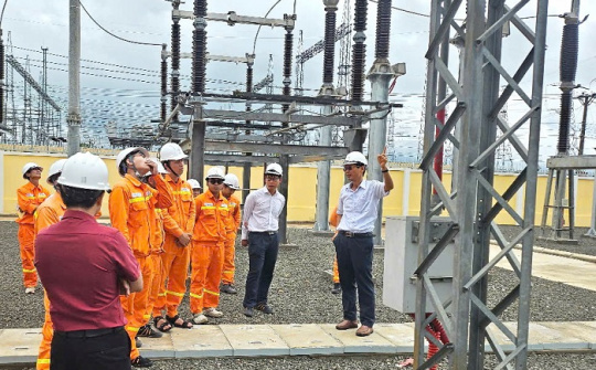 Truyền tải điện 3 phát huy tinh thần trách nhiệm, đảm bảo vận hành an toàn lưới điện mùa khô