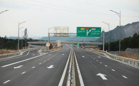 Đẩy nhanh tiến độ 5 dự án thành phần đường bộ cao tốc Bắc - Nam phía Đông