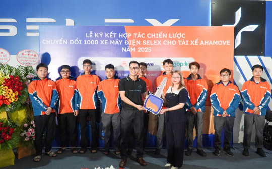 Ahamove tiên phong chuyển đổi 1.000 xe máy điện Selex, dẫn đầu xu hướng giao hàng xanh tại Việt Nam