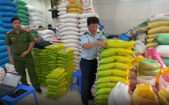 Phát hiện nhiều cửa hàng kinh doanh gạo ST25 giả mạo ở Hà Nội