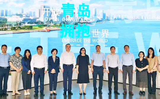 Thứ trưởng Phan Thị Thắng và Đoàn công tác Bộ Công Thương khảo sát cảng container tự động Thanh Đảo (Trung Quốc)