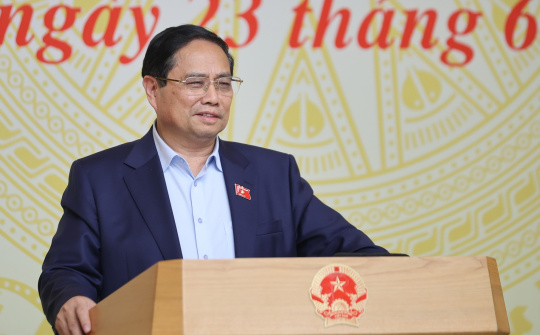 Thủ tướng: Kiên quyết tuyên chiến, đấu tranh, tiến tới quét sạch hàng lậu, hàng giả