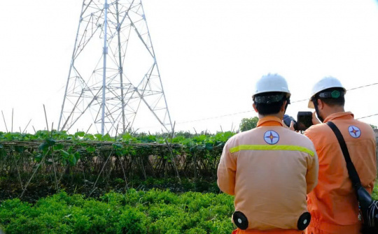 Người lính truyền tải điện - Những chiến binh thầm lặng