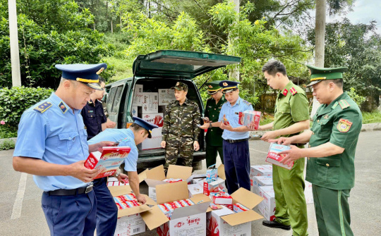 Tăng cường kiểm tra, kiểm soát thị trường, tiếp tục đấu tranh ngăn chặn buôn lậu, gian lận thương mại, hàng giả