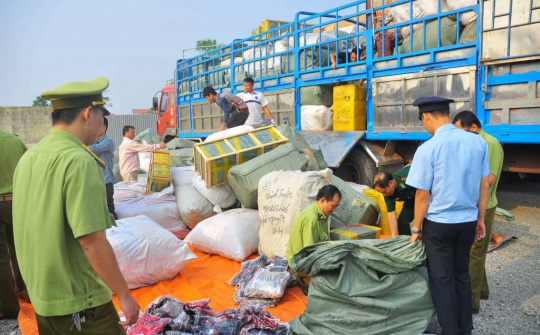 Thủ tướng: Tiếp tục đẩy mạnh cao điểm đấu tranh ngăn chặn buôn lậu, gian lận thương mại