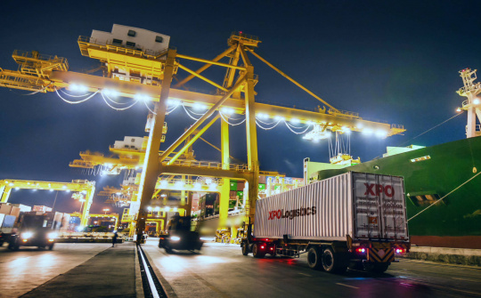 Nhận diện các yếu tố tác động đến năng lực cạnh tranh của các doanh nghiệp vận chuyển hàng hóa tại thành phố Hà Nội