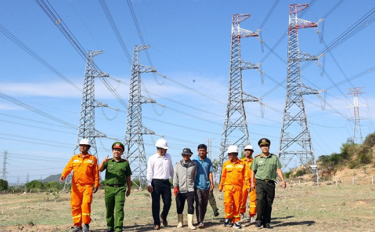 Truyền tải điện: Những chiến binh lặng thầm giữ nguồn sáng