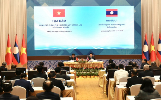 Việt Nam - Lào phấn đấu sớm cán mốc 5 tỷ USD thương mại song phương