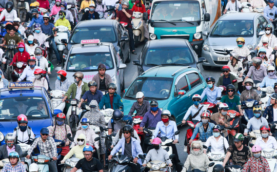 Cấm xe máy chạy xăng: Phép thử lớn với Hà Nội trong hành trình chuyển đổi xanh