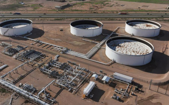 Giá xăng dầu hôm nay 15/7: Thị trường cân nhắc tác động tiềm tàng của các lệnh trừng phạt