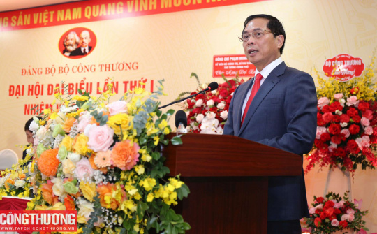 Phó Thủ tướng: Bộ Công Thương giữ vững vai trò "lá cờ đầu" trên mặt trận kinh tế, điểm tựa cho doanh nghiệp