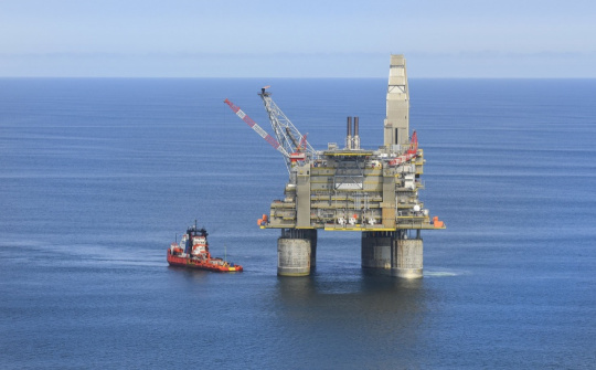 Giá xăng dầu hôm nay 16/7: Tăng giảm trái chiều