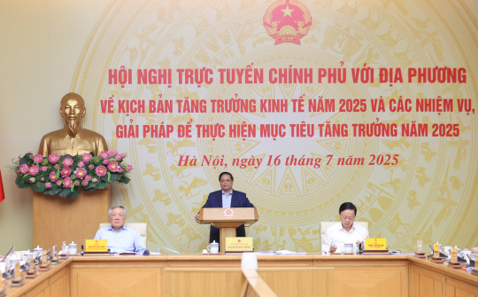 Bộ Tài chính kiến nghị phấn đấu thực hiện kịch bản tăng trưởng 8,3-8,5% năm 2025