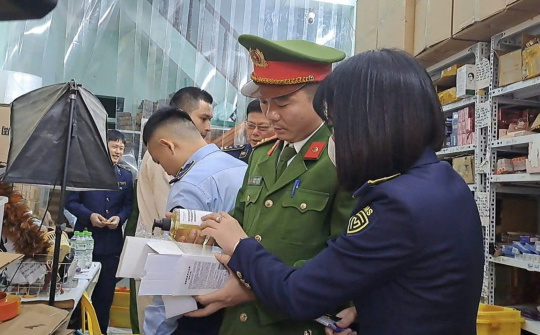 Bắc Ninh: xử phạt đối tượng kinh doanh mỹ phẩm không rõ nguồn gốc.