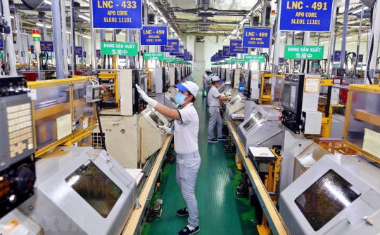 Đẩy mạnh phân cấp, đơn giản hóa thủ tục cho nhà đầu tư nước ngoài trong hoạt động thương mại