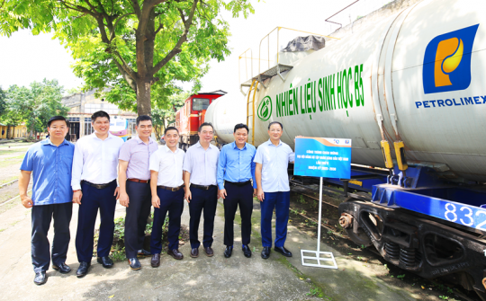 Petrolimex tiên phong pha chế và cung ứng nhiên liệu điêzen sinh học B5