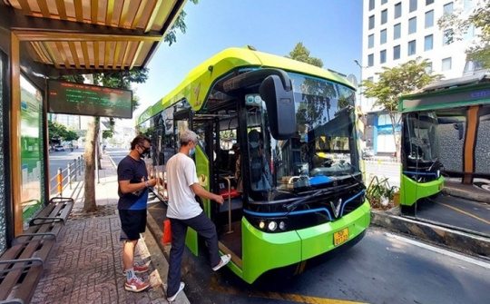 Chuyển đổi phương tiện xanh: Hà Nội sẽ sớm ban hành nghị quyết hỗ trợ người dân