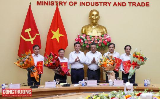 Đảng bộ Bộ Công Thương tiếp nhận 4 tổ chức Đảng từ Đảng bộ UBND Thành phố Hà Nội