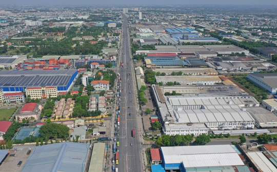 Bất động sản khu công nghiệp: Cơ hội trong thách thức