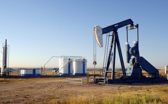 Giá xăng dầu hôm nay 8/7: Nhu cầu mạnh lấn át mức tăng sản lượng của OPEC+
