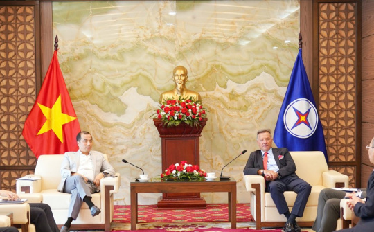 EVN làm việc với Karpowership về giải pháp tàu phát điện nổi