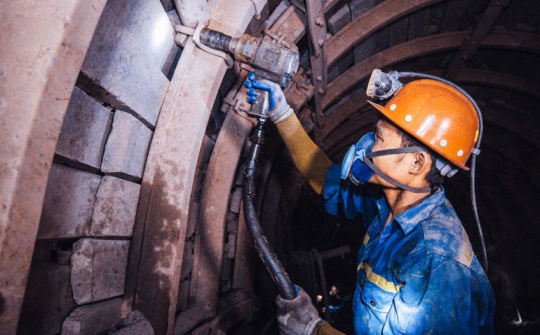 Than Thống Nhất đảm bảo sức khỏe người lao động trong mùa nắng nóng năm 2025