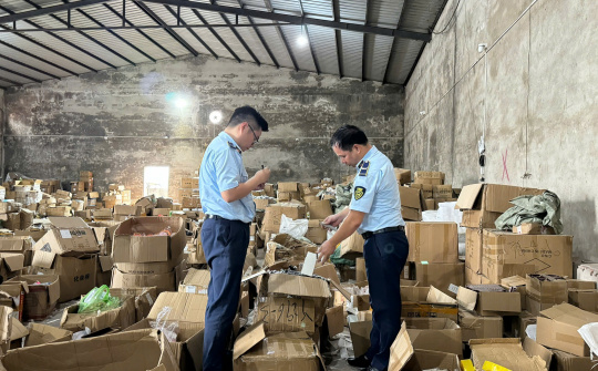 Phát hiện kho hàng lậu vận hành qua phần mềm nước ngoài tại Quảng Ninh