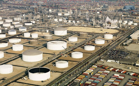 Giá xăng dầu hôm nay 13/8: Nhu cầu năng lượng của Mỹ chững lại