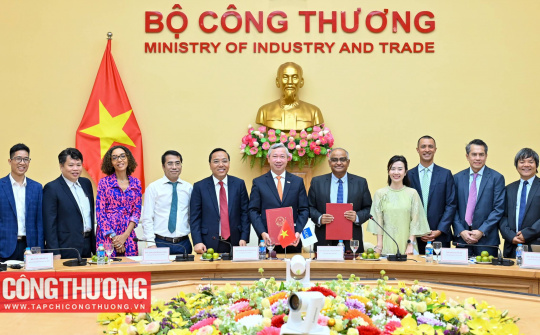 Bộ Công Thương - ADB ký MOU về hợp tác trong lĩnh vực năng lượng và điện lực