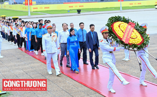 Công đoàn Công Thương Việt Nam báo công dâng Bác về công tác gia đình và chăm sóc trẻ em