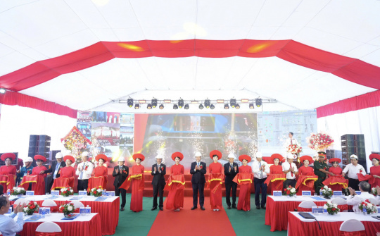 Hoà lưới tổ điện số 1 Dự án nhà máy thủy điện Hòa Bình mở rộng